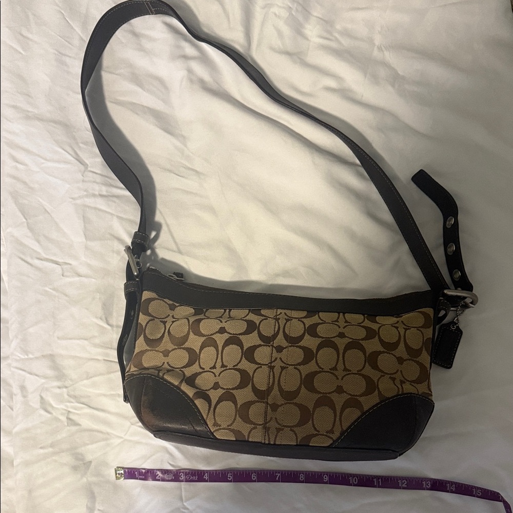 Coach Signature SoHo/Hamptons Tan and Brown canvas Shoulder Bag EUC Y2K